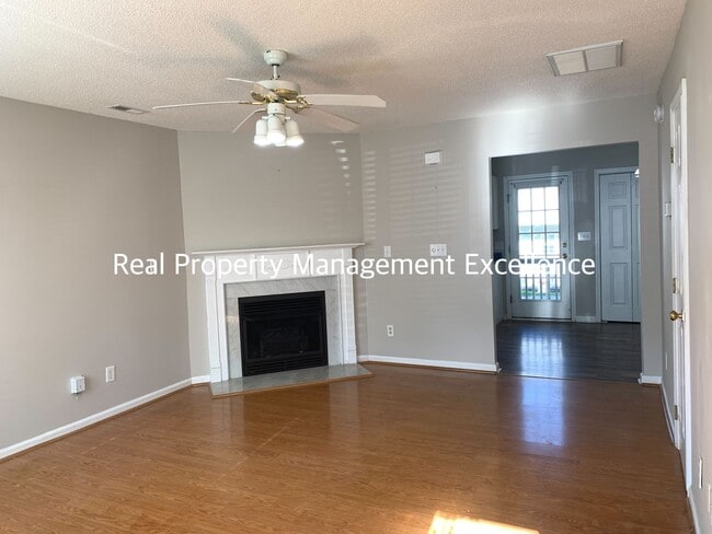 Building Photo - Raleigh Residence In Hedingham Scenic Golf...