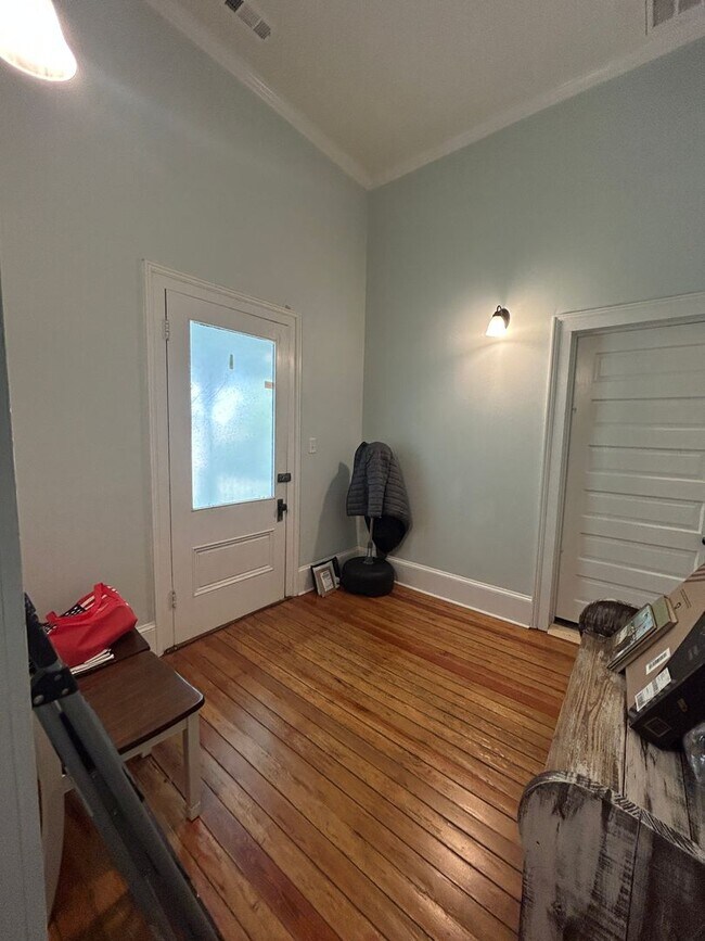 Building Photo - 170 S Pecan St, Washington, GA - 1 bedroom/1 bath home for rent - $990 + electricity/water per month