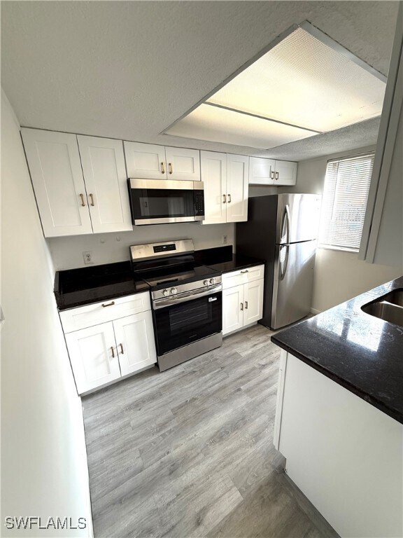 Foto del edificio - 12666 Kenwood Ln