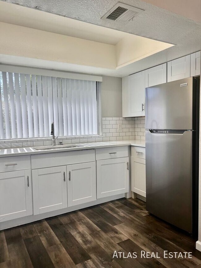 Foto del edificio - 1553 W Mercer Ln