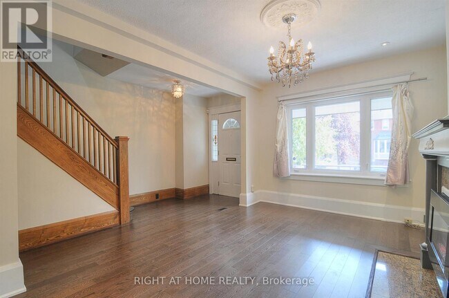 Photo du bâtiment - 174 Hillsdale Ave E