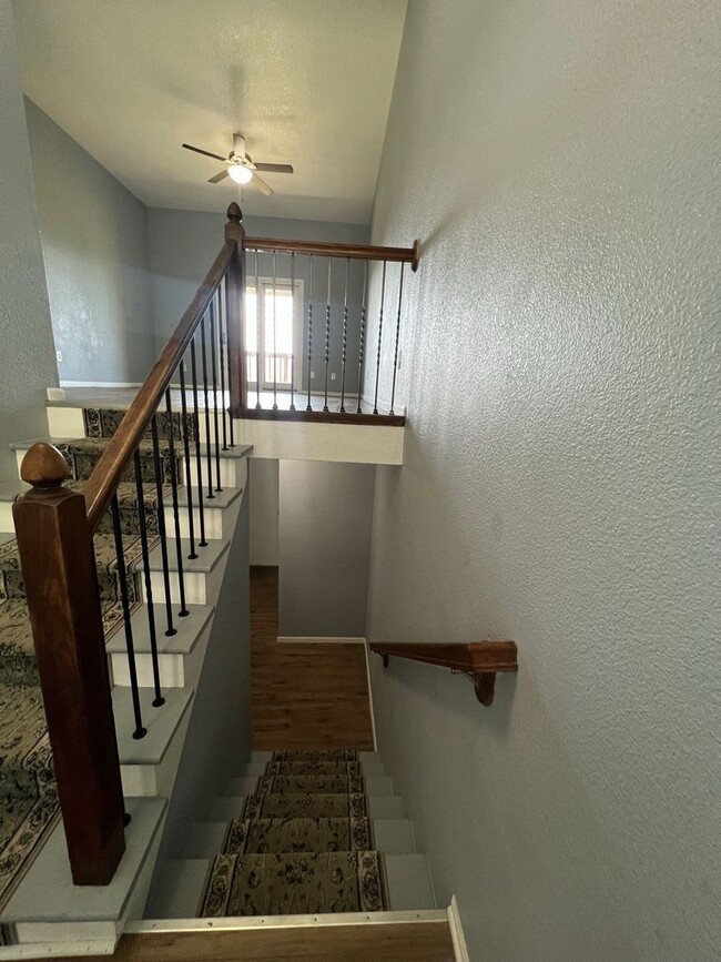 Foto del edificio - Coming Soon! Huge 3 bedroom 3 Bath home in...