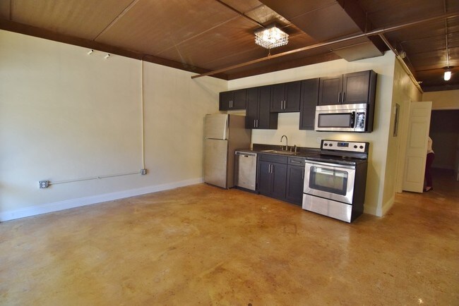 Building Photo - 310 Blount St