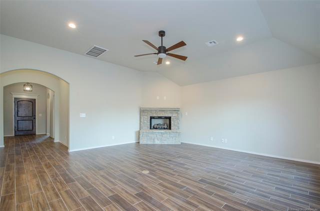 Foto del edificio - 5913 S 14th St