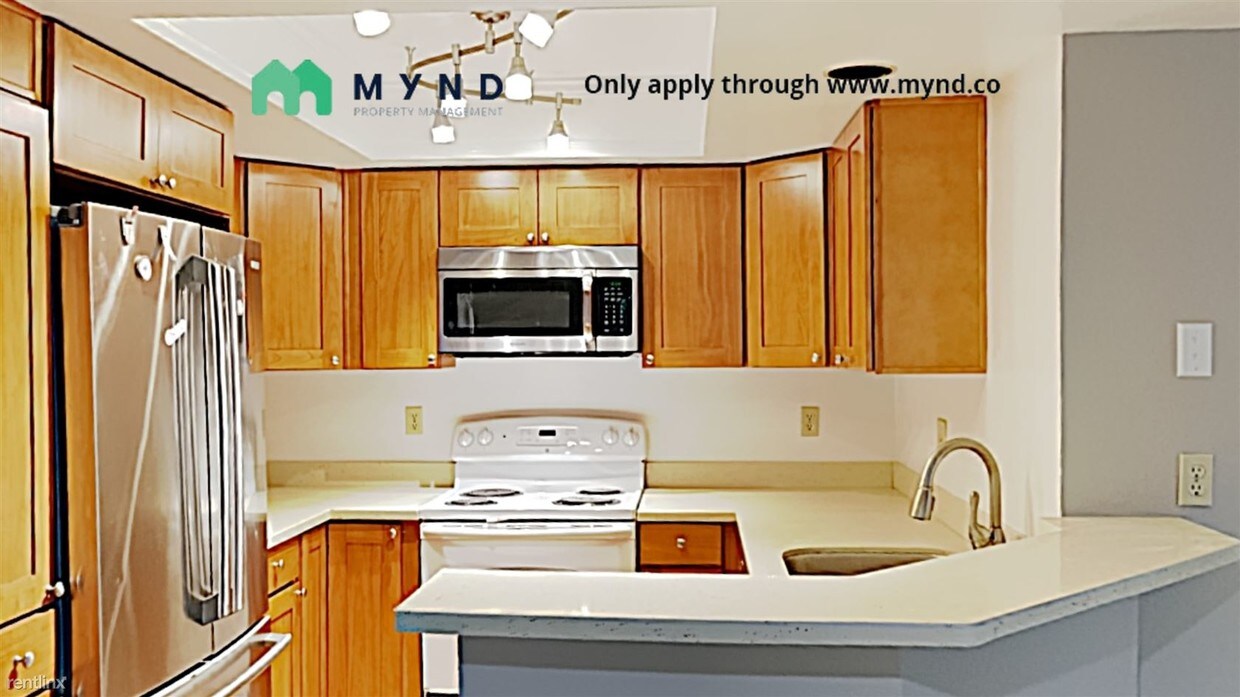 Primary Photo - 1336 Bellevue Way NE