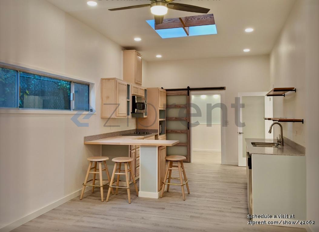 Foto principal - 121 Sweeney Ct