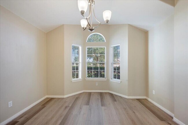 Building Photo - 15615 Forest Creek Farms Dr