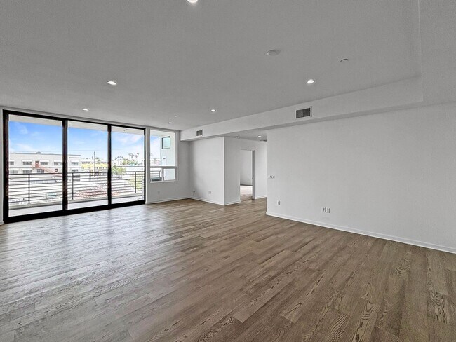 Foto del edificio - Modern 2BD/2BA Condo in North Park W/ High...