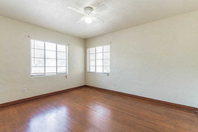 Foto del edificio - 477 W 62nd St