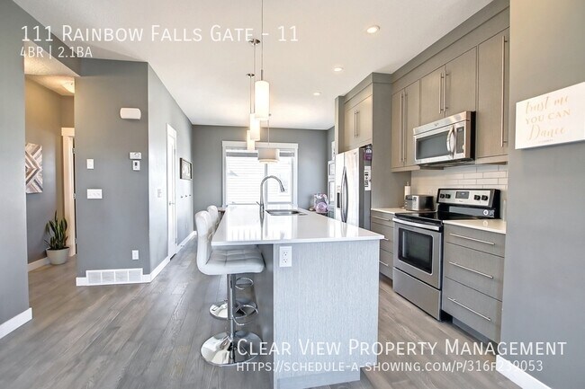 Photo du bâtiment - Beautiful 4-Bedroom, 2.5-Bathroom Townhous...