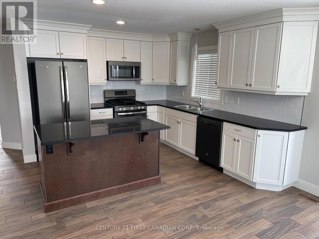 Building Photo - 101 Middlesex Dr