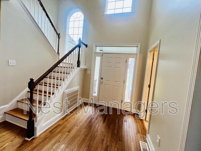 Foto del edificio - 96 Lamplighter Way