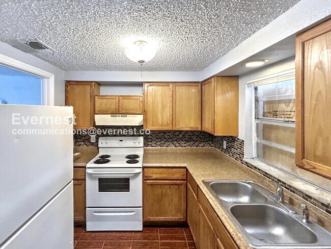 Foto del edificio - 13000 120th St N