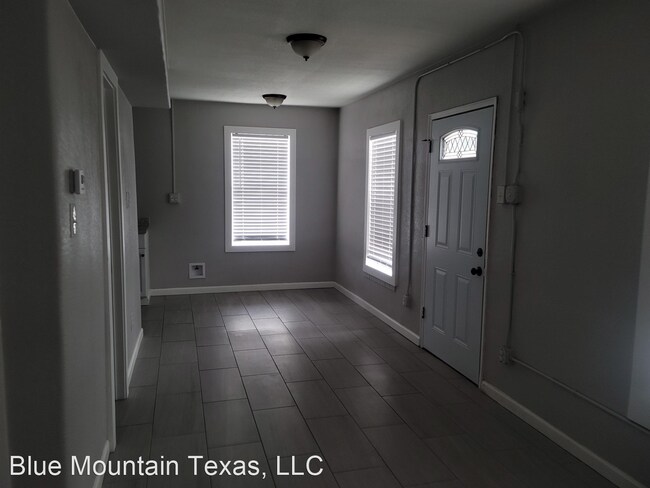Building Photo - 2 br, 1 bath House - 2704 Carnation