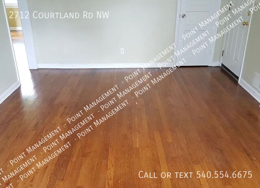 Building Photo - 2712 Courtland Rd NW