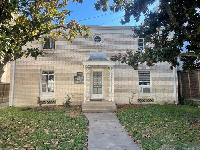 Foto del edificio - 1823 W Main St