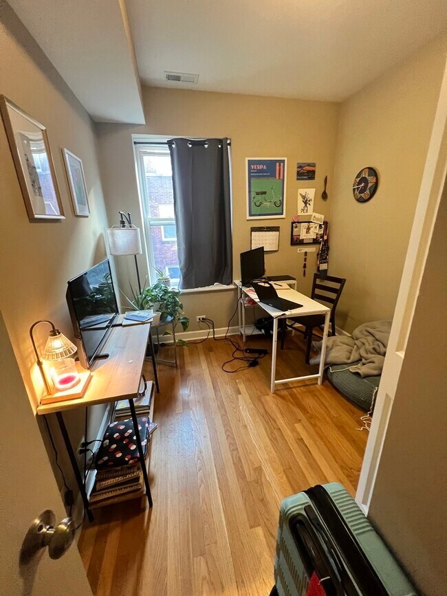 Foto del edificio - 3709 N Kenneth Ave