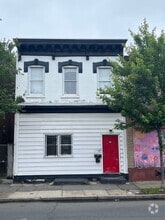 Building Photo - 523 N Clinton Ave