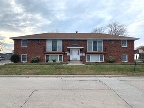 Building Photo - 7300 S 78th Ave