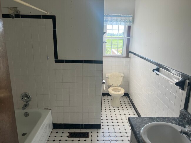 Foto del edificio - 4103 Happy Valley Rd