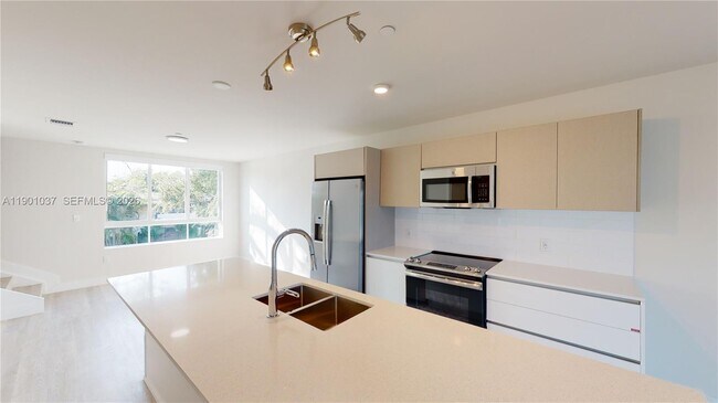 Foto del edificio - 2555 NE 193rd St