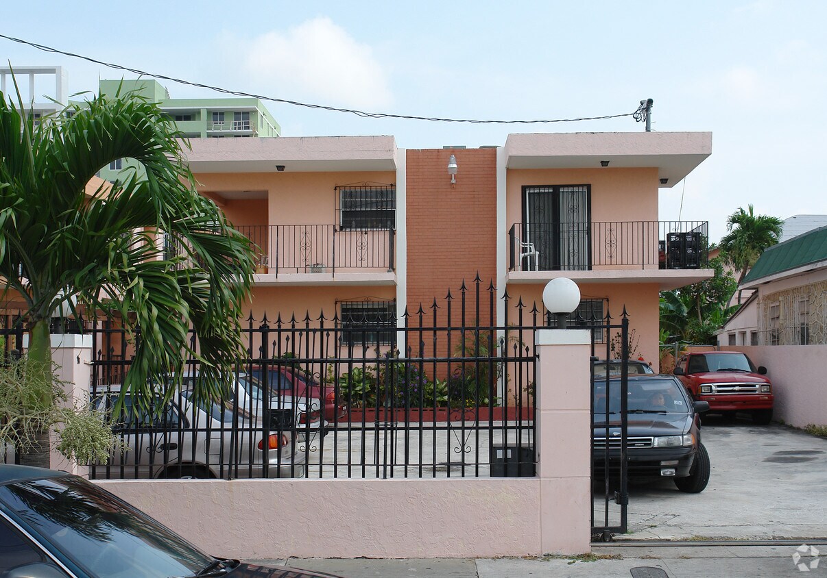 Primary Photo - 1145 NW 1st St