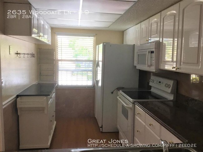 Building Photo - 2 bedroom in Sarasota FL 34231