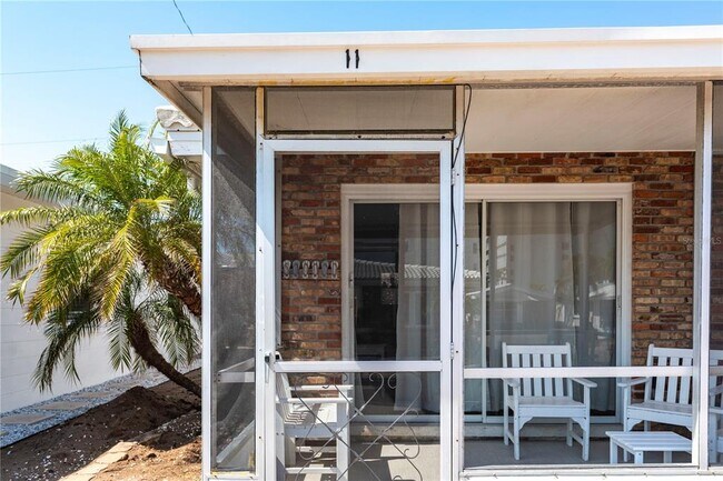 Foto del edificio - 6020 Midnight Pass Rd