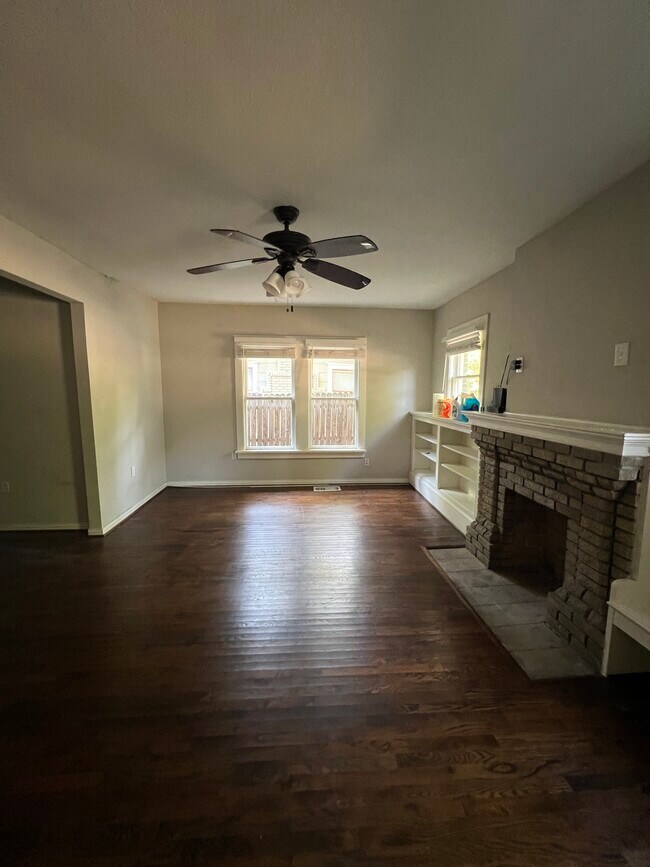 Building Photo - 407 S Windomere Ave