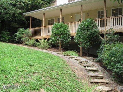 Building Photo - 5 Crestview Ct