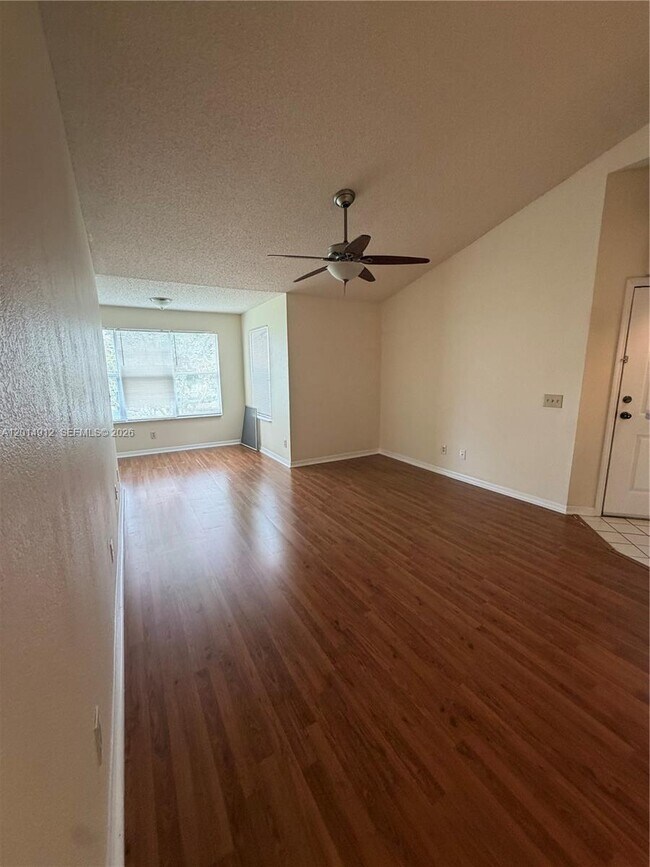 Foto del edificio - 12950 Vista Isles Dr
