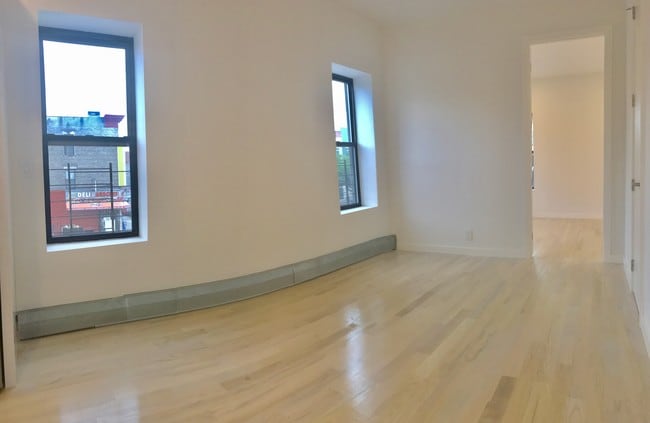 Building Photo - 243 Troy Ave