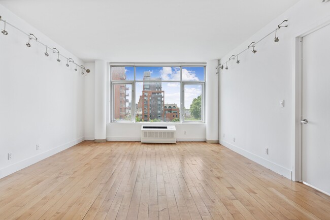 Building Photo - 251 7th St