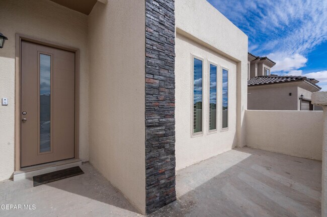 Building Photo - 252 Emerald Sun Dr
