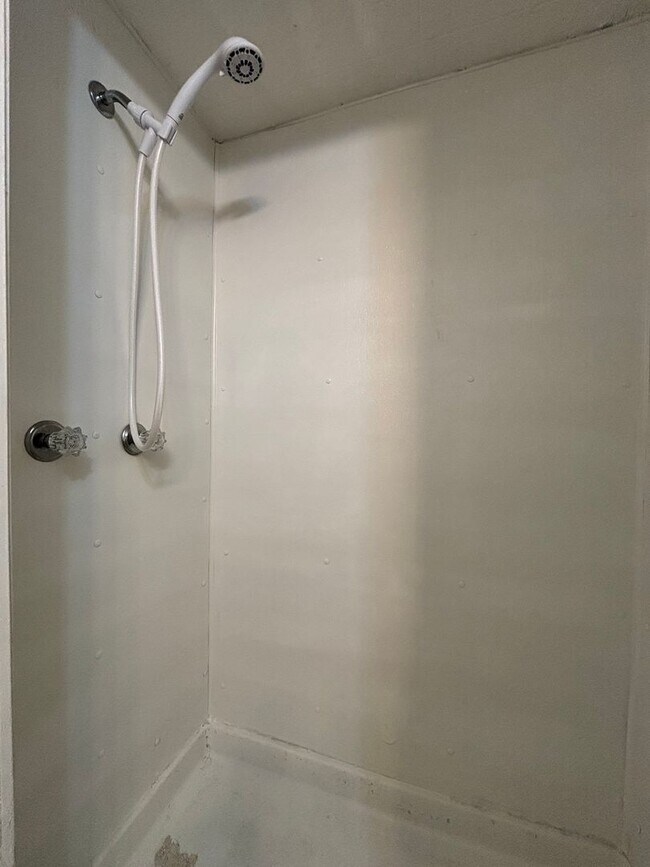 Building Photo - One Bedroom Duplex Available with Washer/D...