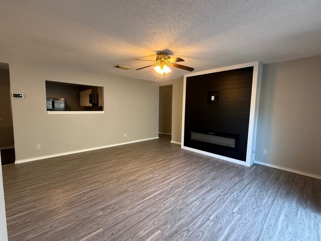 Foto del edificio - 8343 Morning Grove