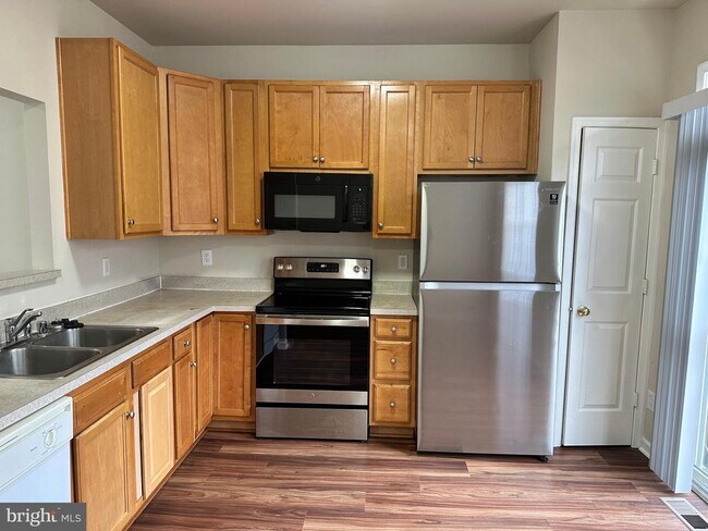 Building Photo - 4267 Normandy Ct