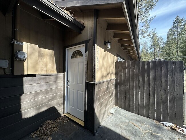 Foto del edificio - 25873 Cedar St