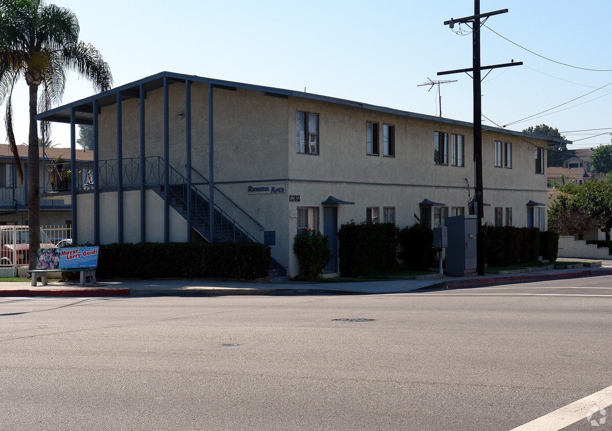Foto del edificio - 12812 Ramona Ave