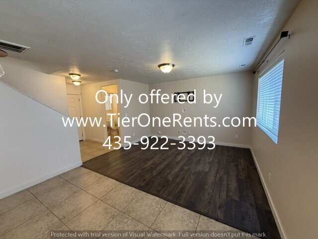 Building Photo - NO DEPOSIT option available for qualified renters!
