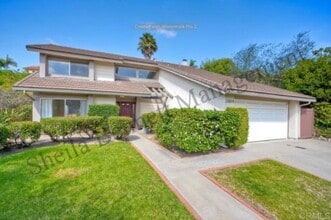 Building Photo - 2404 La Macarena Ave