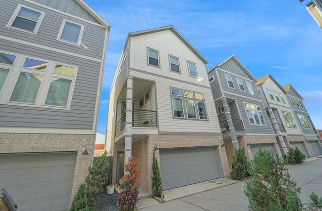 Building Photo - 622 Janisch Rd