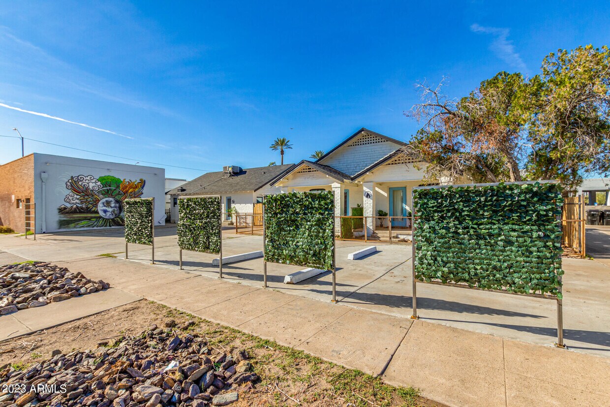 Primary Photo - 310 N 18th Ave