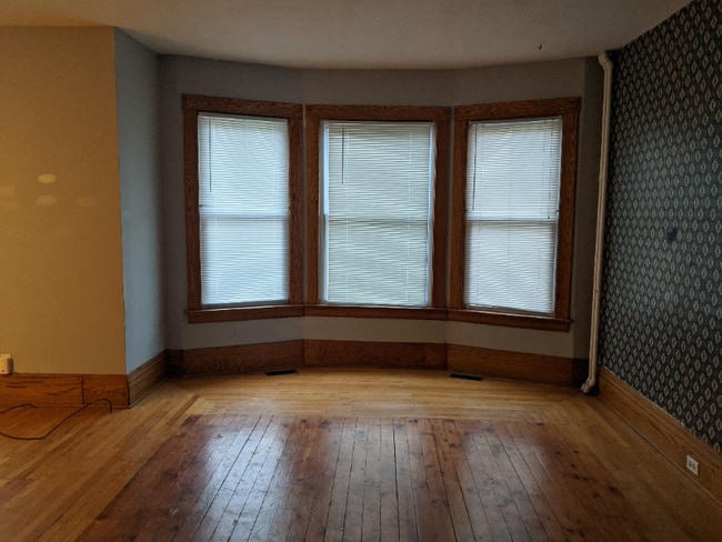 Building Photo - 1021 Ames St