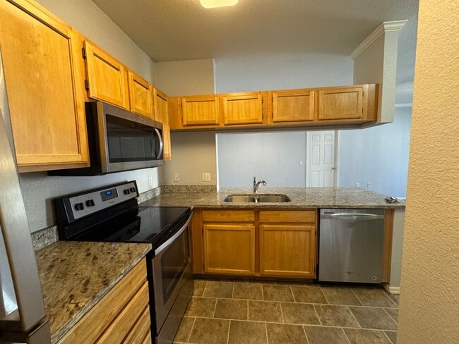 Building Photo - 5401 E Van Buren St