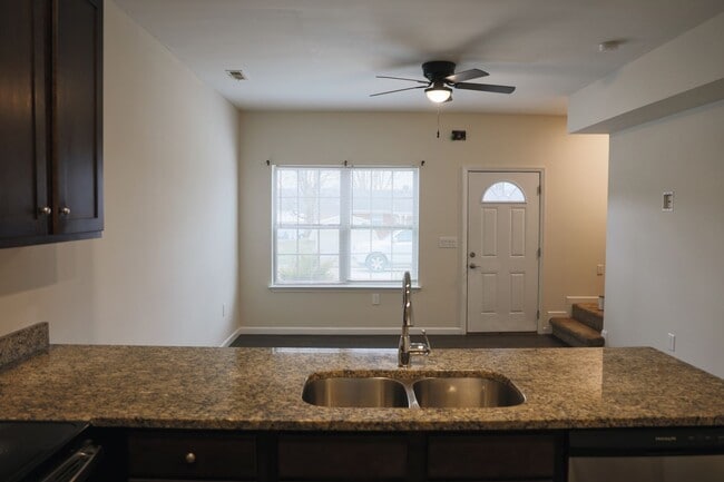 Foto del edificio - 4653 Fairfield Farm Rd