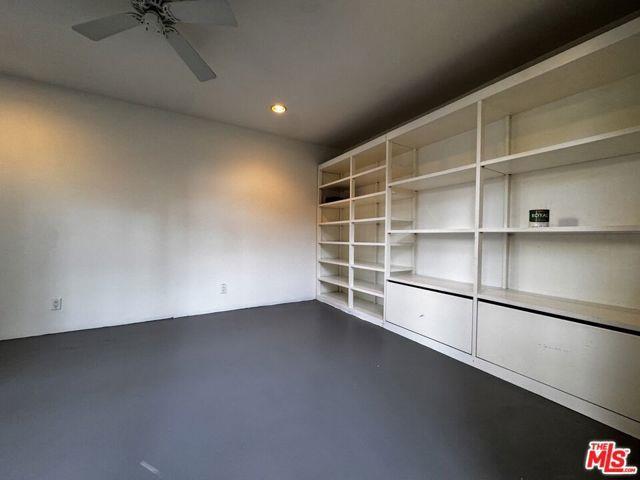 Foto del edificio - 8924 Ashcroft Ave
