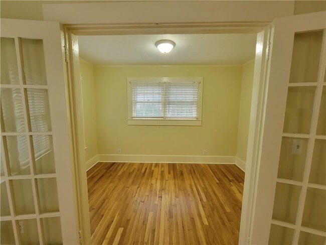 Building Photo - 251 Archer St