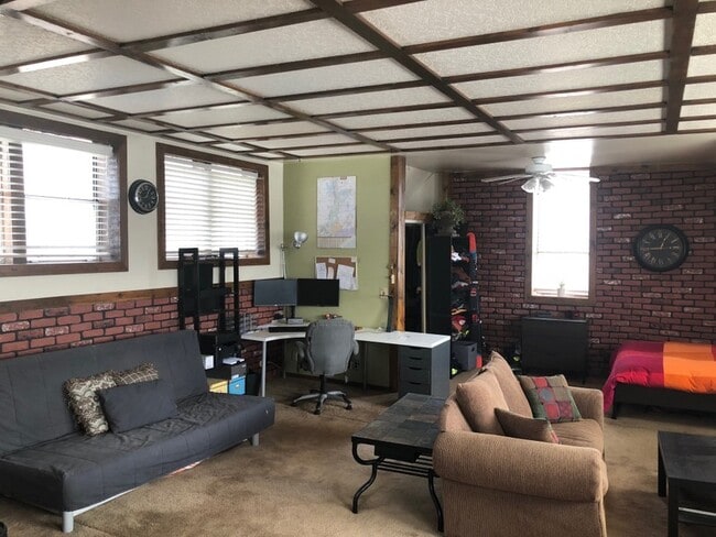 Building Photo - 1136 E 100 S