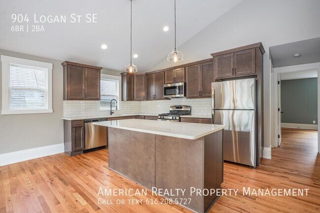 Foto del edificio - 904 Logan St SE
